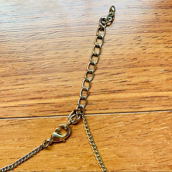 Francesca’s Green Statement Teardrop Necklace - Picture 4 of 7